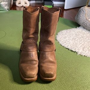 Dingo brown leather boots size 6
